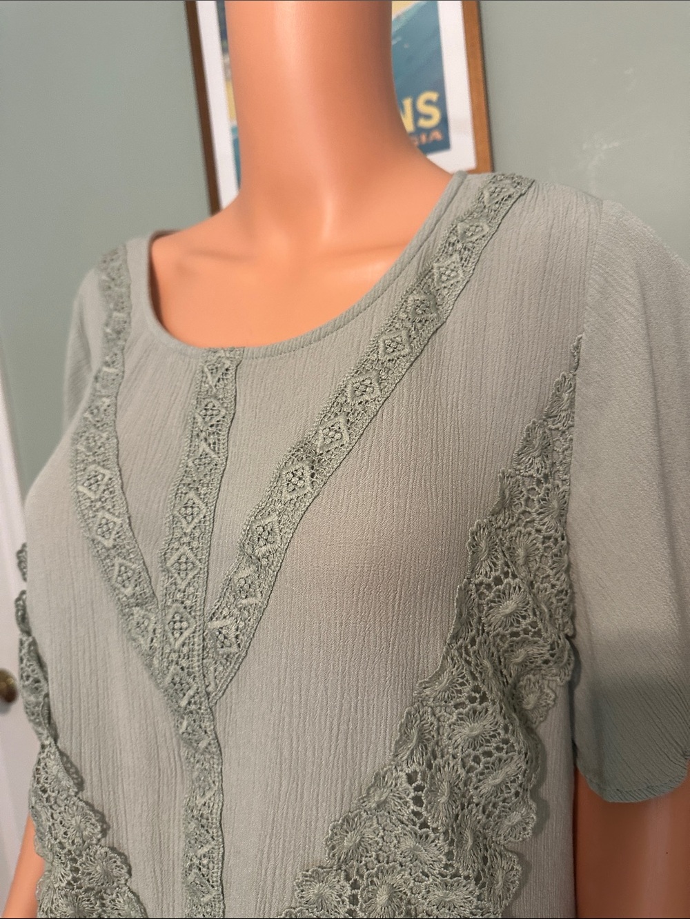 Lace-Trim Short Sleeve Blouse in Sage Green - Picture 5 of 7